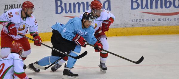 Капитан сборной Балтии Дайнюс Зубрус (в центре) - Sputnik Беларусь