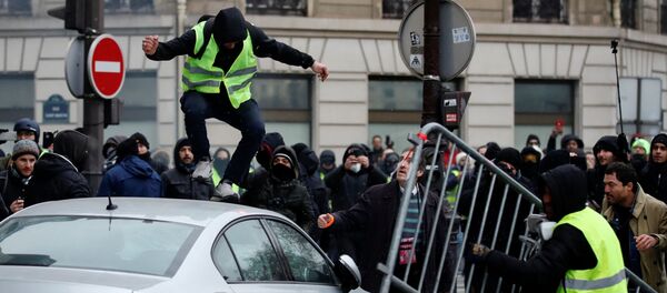 Протесты желтых жилетов во Франции - Sputnik Беларусь