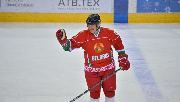 Президент Беларуси Александр Лукашенко на Рождественском турнире - Sputnik Беларусь