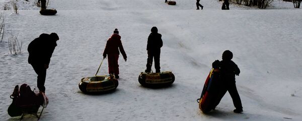 Катание на тюбинге - Sputnik Беларусь