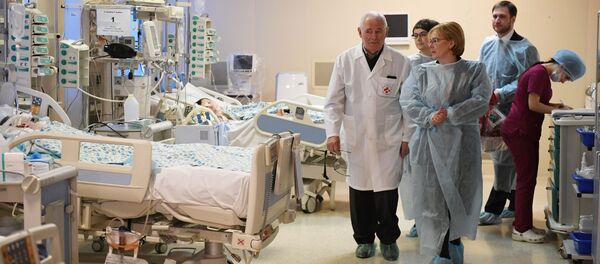 10-месячный Ваня Фокин находится  под круглосуточным наблюдением ведущих специалистов московского НИИ неотложной детской хирургии и травматологии  - Sputnik Беларусь