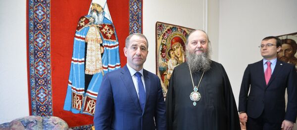 Посол России Михаил Бабич и архиепископ Новогрудский и Слонимский Гурий - Sputnik Беларусь