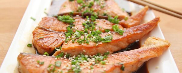 Лосось, кунжут и соя богаты витаминами группы В - Sputnik Беларусь