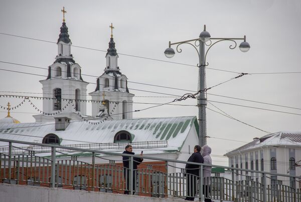 Кафедральный собор и мост через Свислочь - Sputnik Беларусь