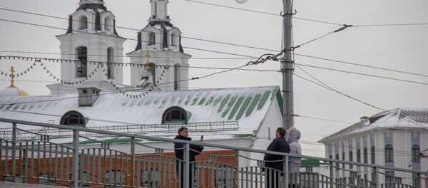 Кафедральны сабор і мост праз Свіслач - Sputnik Беларусь