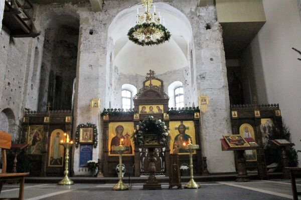 Каля алтара Каложскай царквы замянілі падлогу - Sputnik Беларусь