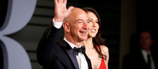 Джефф Безос с женой - Sputnik Беларусь