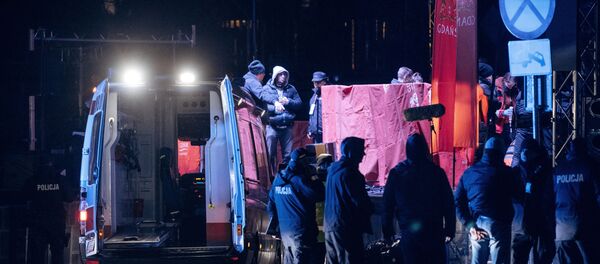 Мэр Гданьска получил  ножевое ранение на благотворительном концерте - Sputnik Беларусь