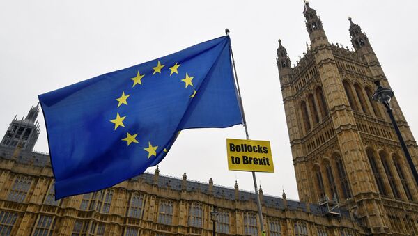 Флаг Евросоюза у здания британского парламента в Лондоне - Sputnik Беларусь