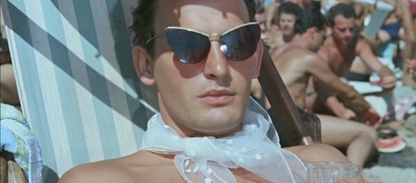 Василий Лановой в фильме Полосатый рейс - Sputnik Беларусь