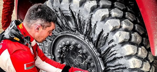 Сяргей Вязовіч барціруе кола - Sputnik Беларусь