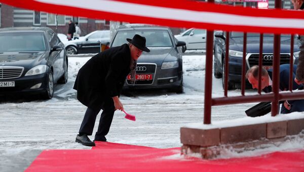 Глава Приорбанка Сергей Костюченко перед открытием посольства Австрии в Минске - Sputnik Беларусь
