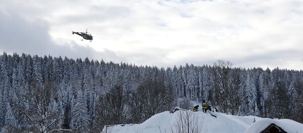 Вертолеты Бундесвера над заснеженной Австрией - Sputnik Беларусь