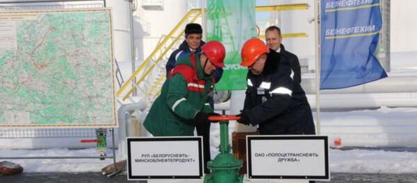 Завершено строительство первого белорусского магистрального нефтепродуктопровода - Sputnik Беларусь