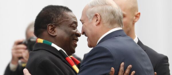 Президенты тепло обнялись при встрече - Sputnik Беларусь