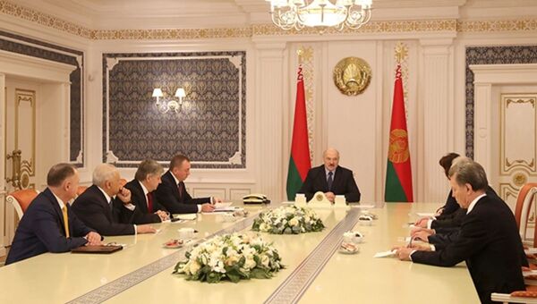 Встреча Александра Лукашенко в преддверии 100-летия белорусской дипломатической службы - Sputnik Беларусь