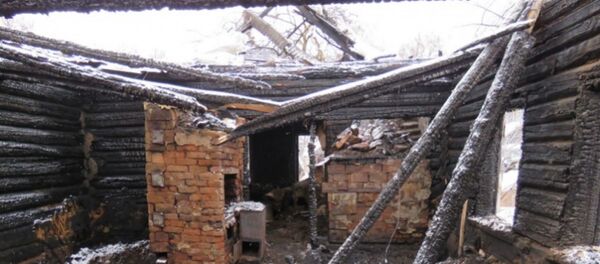 Пожар в частном доме в Кричевском районе унес жизни трех человек: следователи проводят проверку  - Sputnik Беларусь