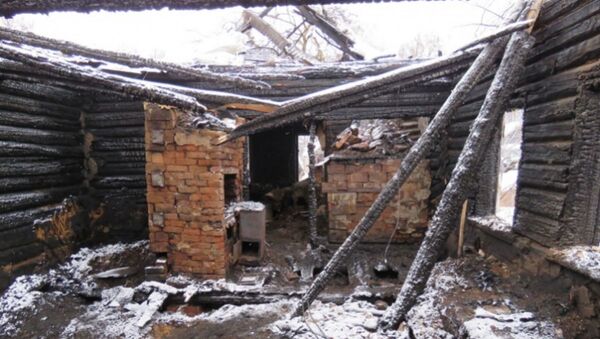 Пожар в частном доме в Кричевском районе унес жизни трех человек: следователи проводят проверку  - Sputnik Беларусь