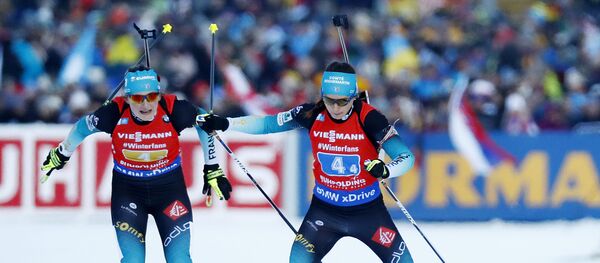 Французские биатлонистки Жюстин Бреза и Анаис Шевалье - Sputnik Беларусь