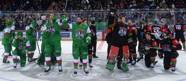 Игроки команды дивизиона Харламова и команды дивизиона Тарасова - Sputnik Беларусь