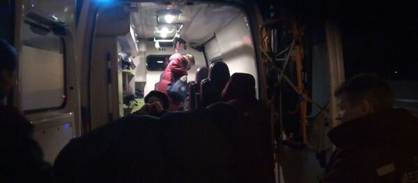 Сотрудники МЧС дважды за выходные спасали провалившихся под лед людей Сотрудники МЧС дважды за выходные спасали провалившихся под лед людей - Sputnik Беларусь