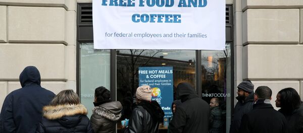 В Вашингтоне открылась бесплатная столовая для госслужащих, которым не платят зарплату - Sputnik Беларусь