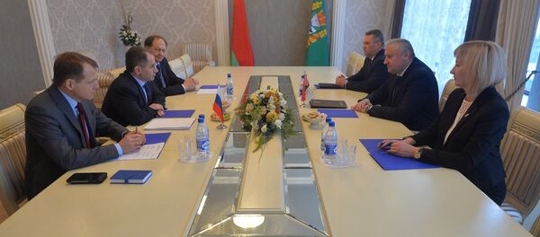 Посол России Михаил Бабичи и глава Гомельской области Владимир Дворник Посол России Михаил Бабичи и глава Гомельской области Владимир Дворник - Sputnik Беларусь