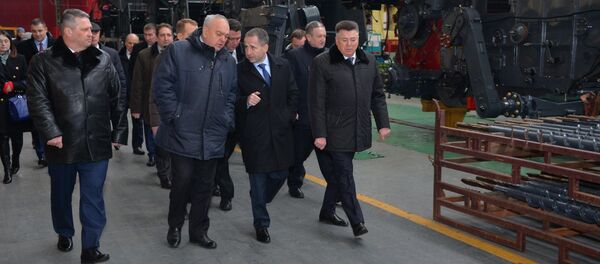 Посол России Михаил Бабич на предприятии Гомсельмаш - Sputnik Беларусь