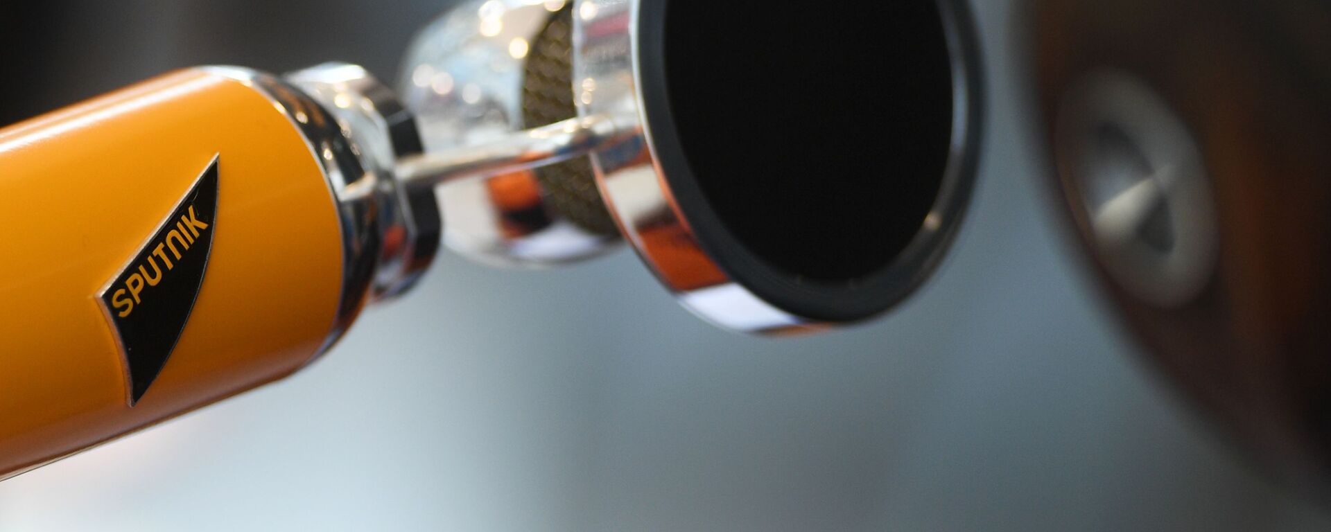 Мікрафон у студыі радыё Sputnik - Sputnik Беларусь, 1920, 30.06.2025