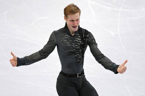 Россияне лидируют после короткой программы на ЧЕ по фигурному катанию - Sputnik Беларусь