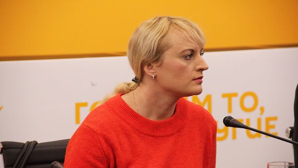 Руководитель общенациональной горячей линии для пострадавших от домашнего насилия Анна Коршун - Sputnik Беларусь