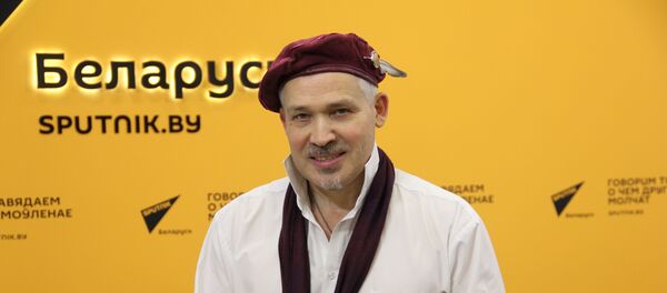  Минский художник Михаил Шабалин уже 30 лет рисует шаржи - Sputnik Беларусь