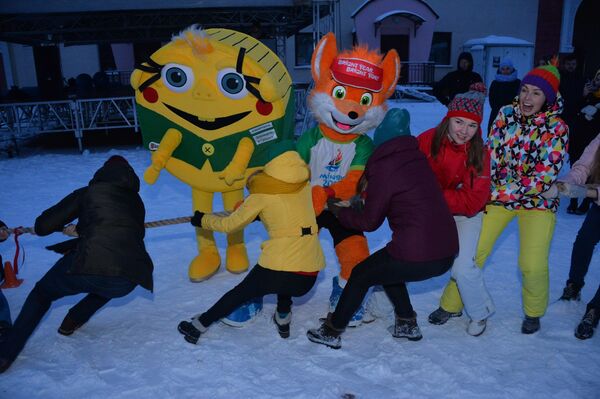 Фотафакт: ледзяная фігура-талісман II Еўрапейскіх гульняў з'явілася ў Мінску - Sputnik Беларусь