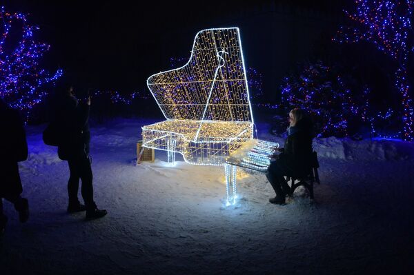 Фотафакт: ледзяная фігура-талісман II Еўрапейскіх гульняў з'явілася ў Мінску - Sputnik Беларусь