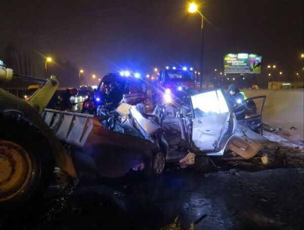 Попова: в аварии на МКАД трое погибших и три человека с травмами - Sputnik Беларусь