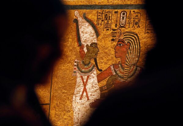 Рисунки на стенах гробницы фараона Тутанхамона в Луксоре, Египет  - Sputnik Беларусь
