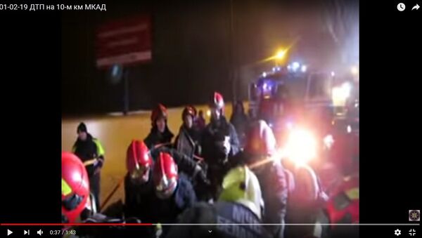 МЧС опубликовало видео с места ДТП на МКАД с тремя погибшими - Sputnik Беларусь