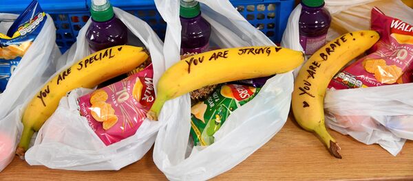 Бананы, подписанные Меган Маркл Бананы, подписанные Меган Маркл - Sputnik Беларусь