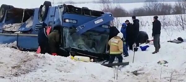 Перевернувшийся под Калугой автобус - Sputnik Беларусь