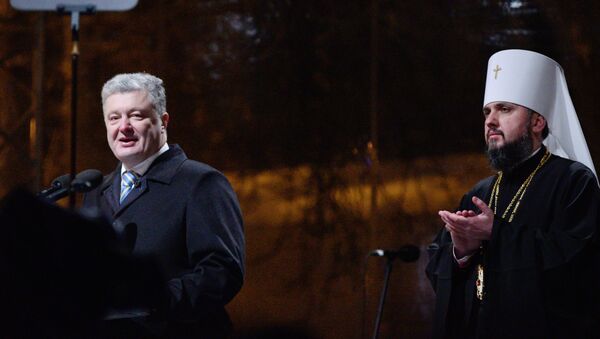 Петр Порошенко и епископ Епифаний, архивное фото - Sputnik Беларусь