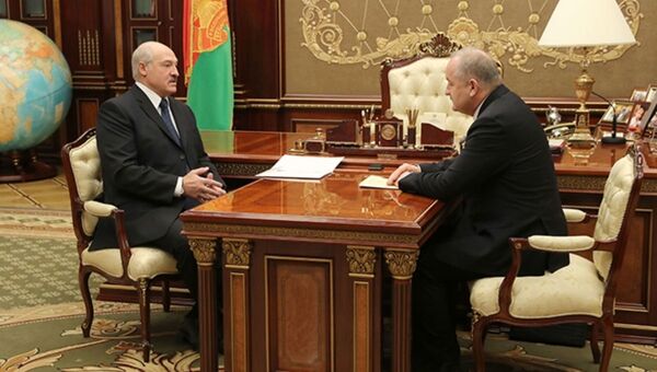 Встреча президента Беларуси Александра Лукашенко с председателем Правления Нацбанка Павлом Каллауром - Sputnik Беларусь