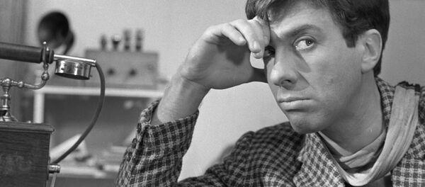 Актер Сергей Юрский в роли Остапа Бендера в сцене из фильма Золотой теленок - Sputnik Беларусь