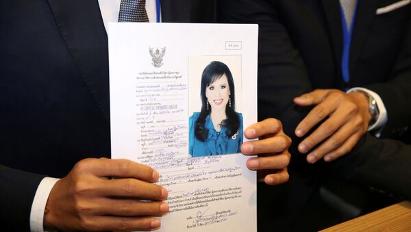 Ходатайство кандидата в премьер-министры принцессы Таиланда Убол Ратана в офисе избирательной комиссии в Бангкоке - Sputnik Беларусь