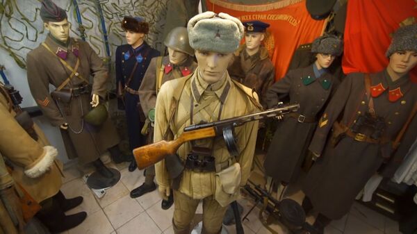 Видеофакт: житель Волгограда собрал в подвале музей Сталинградской битвы - Sputnik Беларусь
