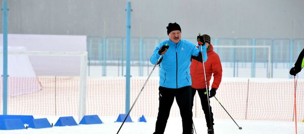 Президент Беларуси Александр Лукашенко на Минской лыжне Президент Беларуси Александр Лукашенко на Минской лыжне - Sputnik Беларусь