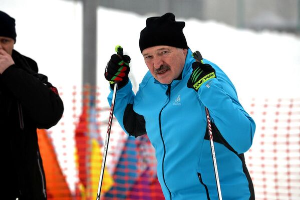 Президент Беларуси Александр Лукашенко в биатлонной эстафете - Sputnik Беларусь