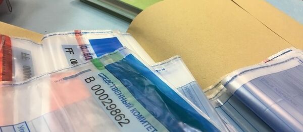 Сотрудники Следственного комитета работают в школе №2  в Столбцах - Sputnik Беларусь