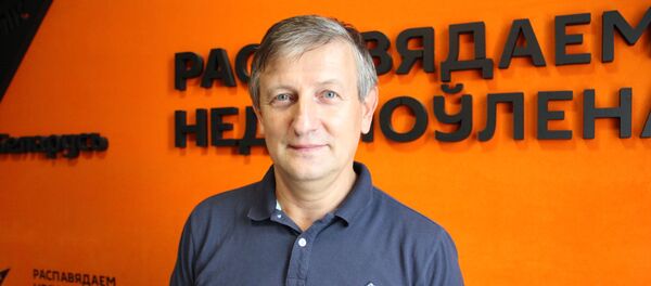 Экономист, исполнительный директор Республиканского общественного объединения Аналитический центр Стратегия Ярослав Романчук - Sputnik Беларусь