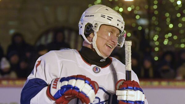 Президент РФ Владимир Путин принял участие в товарищеском матче Ночной хоккейной лиги - Sputnik Беларусь