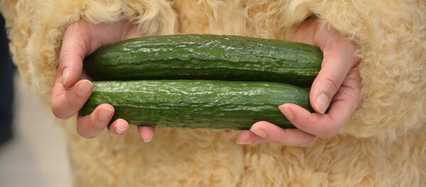 История с двумя огурцами стала у охранников магазина притчей во языцех - Sputnik Беларусь